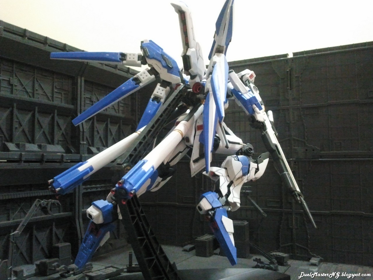 MG (G001) 1/100 RX-93-V2 Hi-V Gundam / Hi-V E-V-O