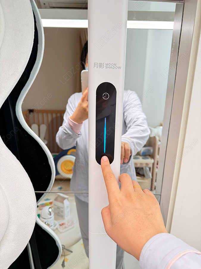 Moon Shadow โคมไฟตั้งพื้นถนอมสายตา รุ่น Air36W สีขาว สูง 160cm ควบคุมแบบสัมผัส ชิพ Bridgelux