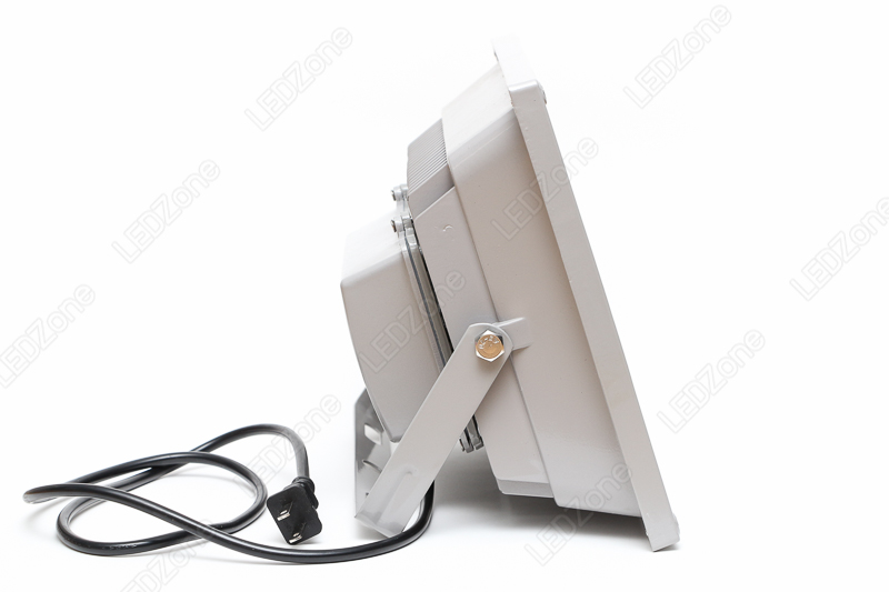 โคม LED 50W Black light ใช้ในร้านเหล้า บาร์ ผับ สร้าง Effect เรืองแสง Glow in the Dark