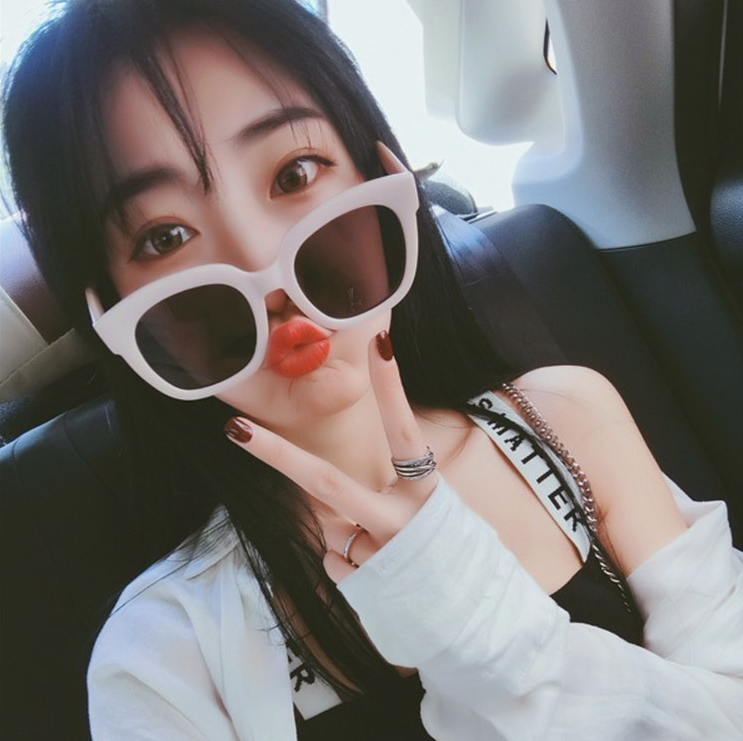 แว่นกันแดดแฟชั่น GM Matti Meter White OF8689 59-16 145 <ชมพู>