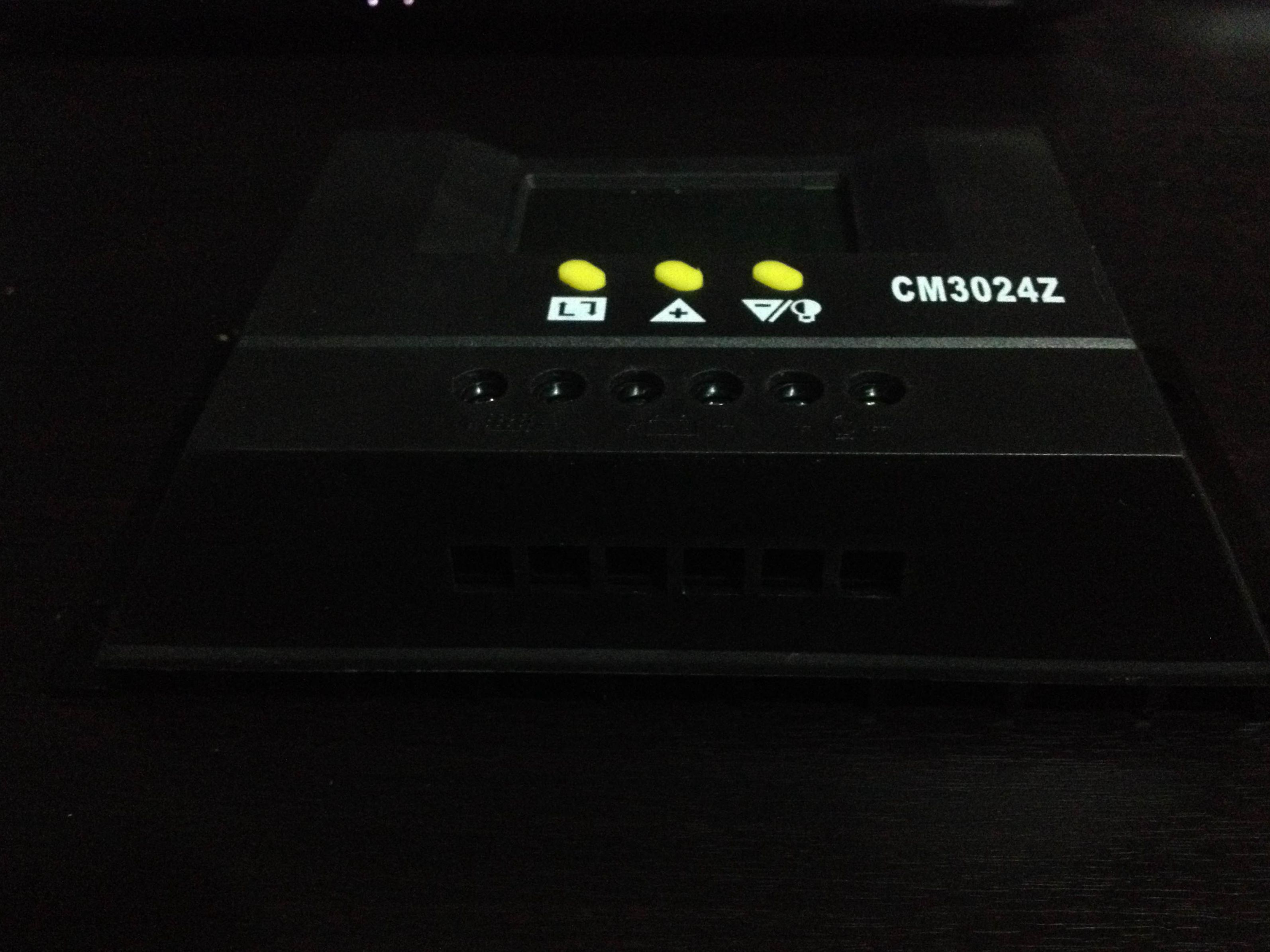 โซล่า ชาร์จเจอร์ ( Solar Charger ) 30A 12V / 24V Auto ( CM3024Z )