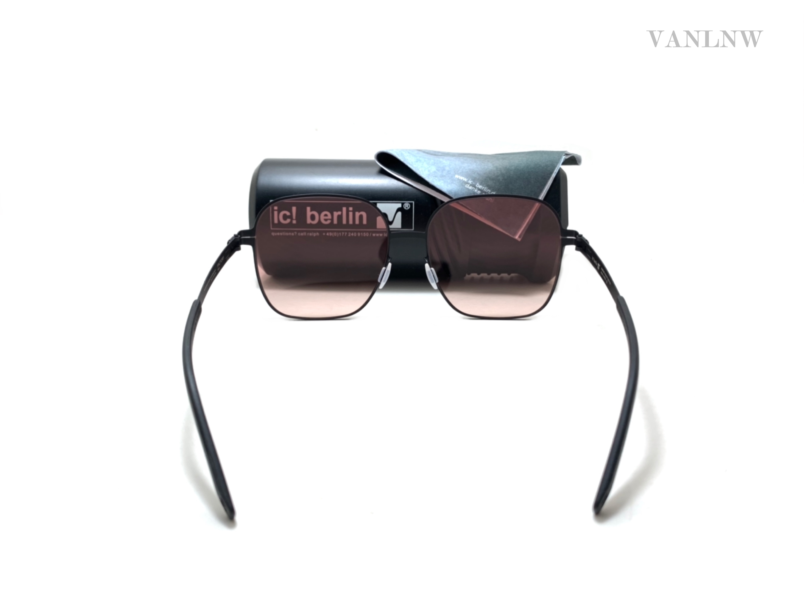 แว่นกันแดด ic berlin Factory Black 57-17 <เชอรี่>