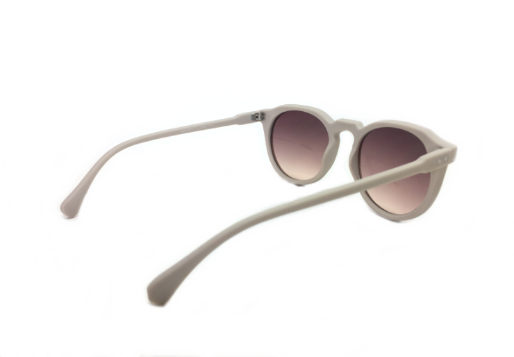 แว่นกันแดดแฟชั่น Matte Gray Round Sunglasses <ครีม>