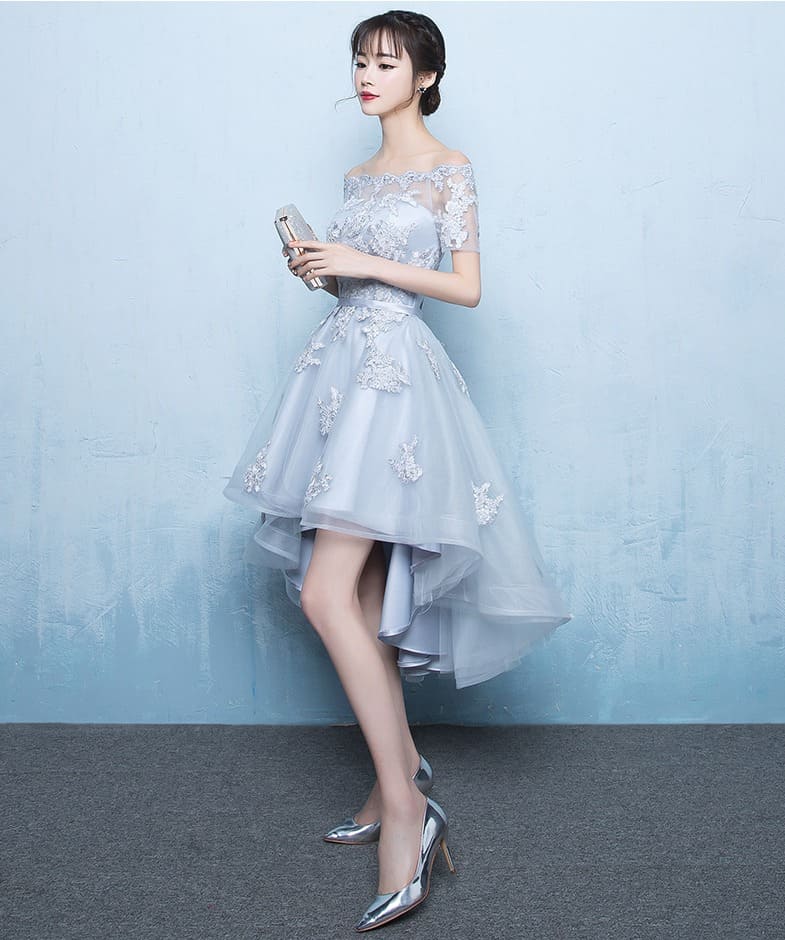 ชุดราตรี หน้าสั้นหลังยาว เปิดไหล่ แขนสั้น สีเทา งานร้อยหลัง Size XL