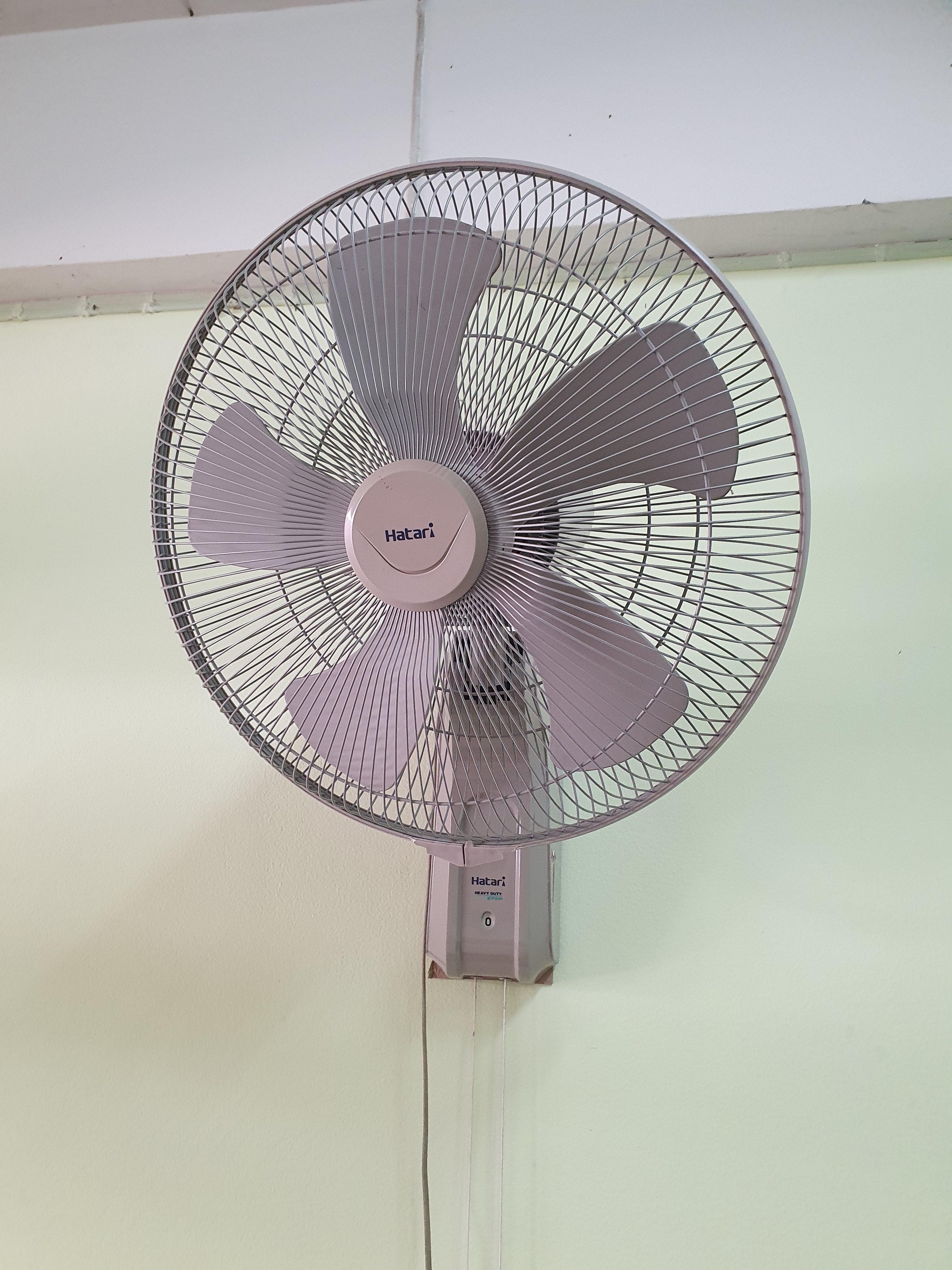 พัดลมอุตสาหกรรมติดผนัง 18 นิ้ว HATARI HT-I i18M6 รับเอง อ่อนนุช 76