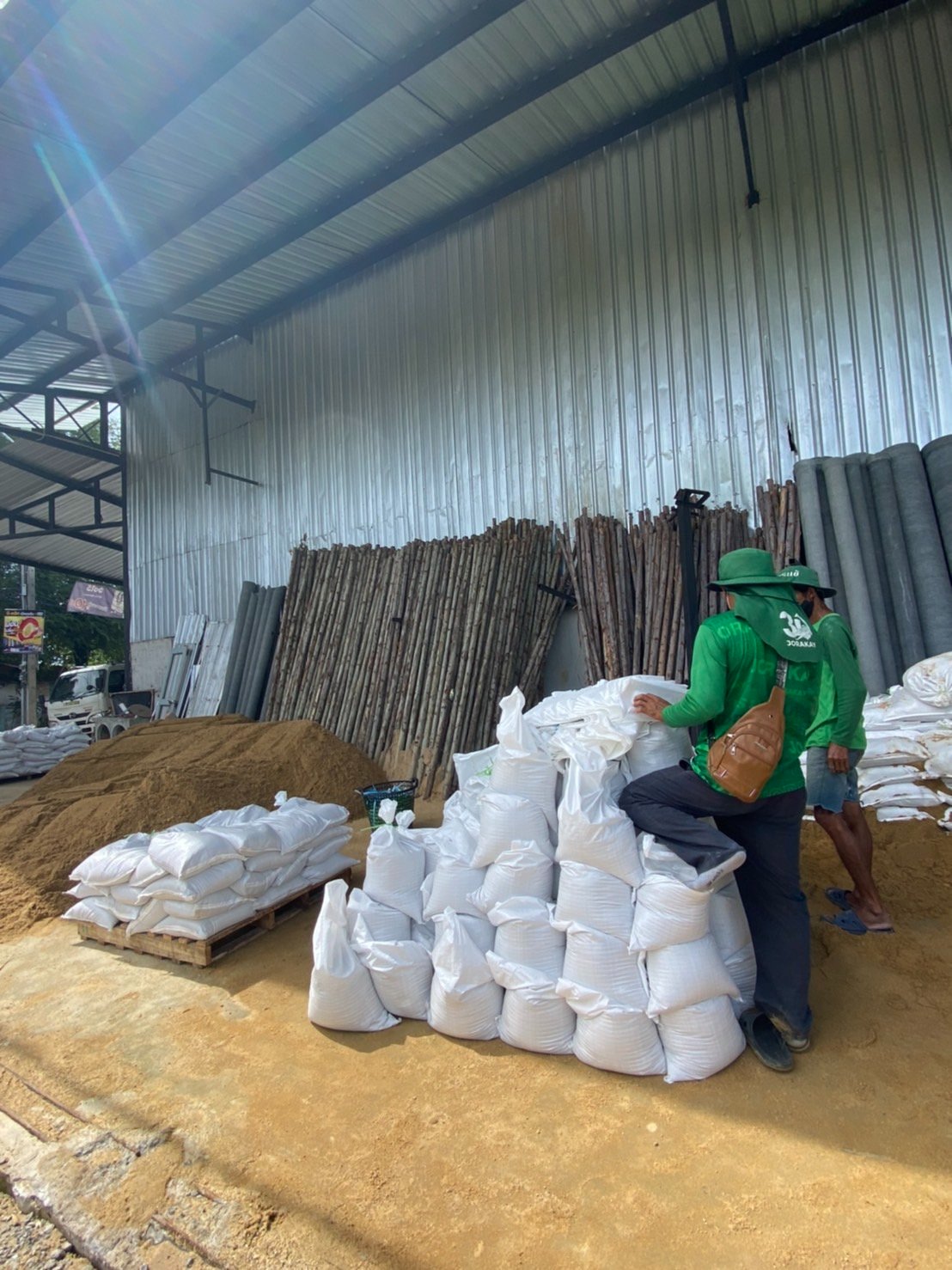 ทราย (ถุง) กันน้ำ (นน. ประมาณ 25กก.) ส่งด่วน กลางคืน