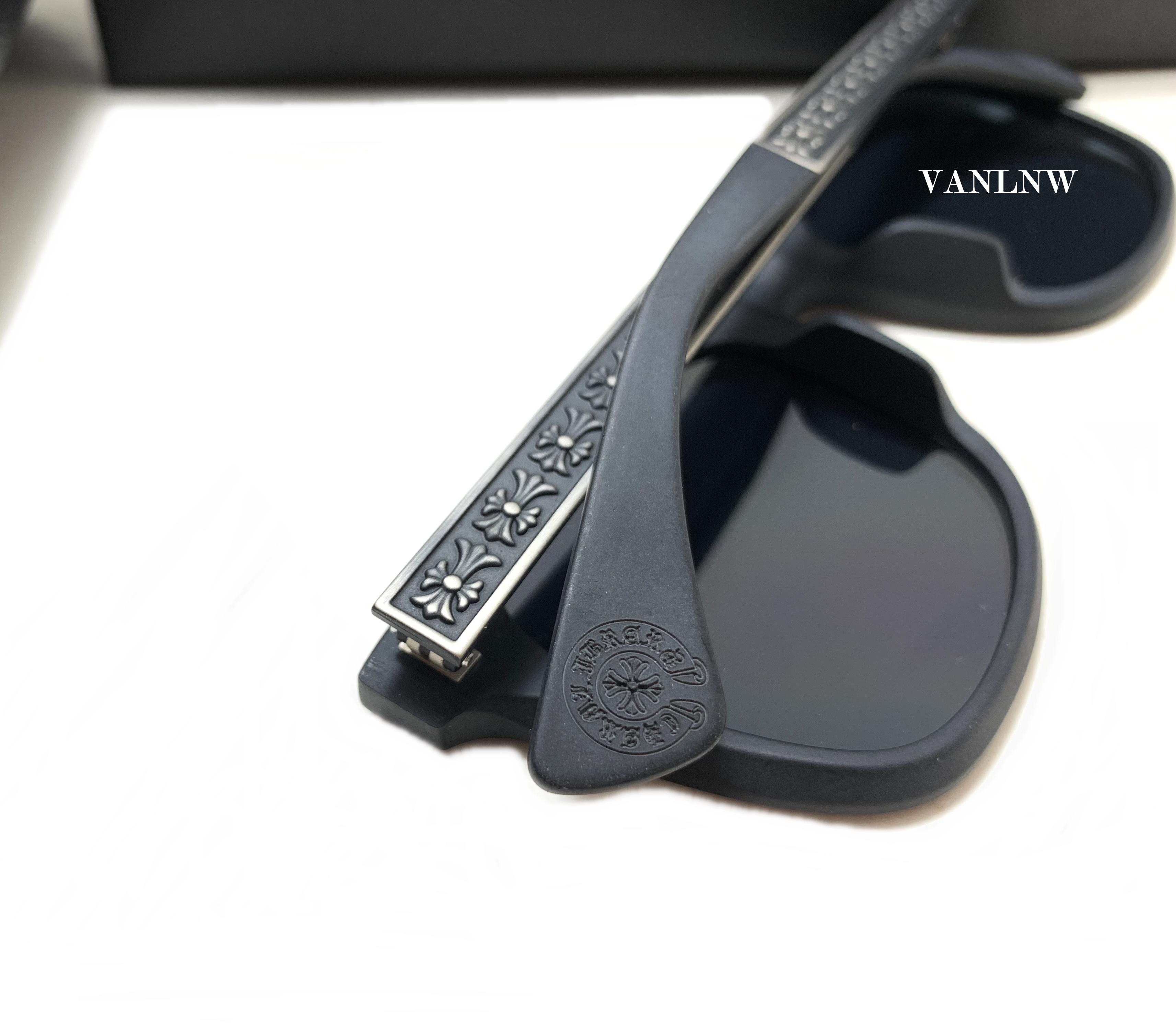 แว่นกันแดด Chrome Hearts FRUM II Sunglasses <ดำ>