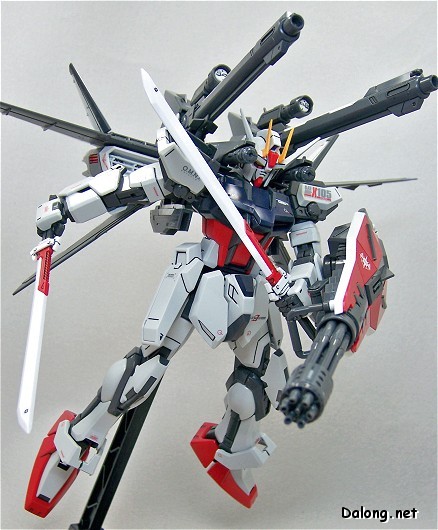 MG (009) 1/100 GAT-X105 STRIKE GUNDAM + I.W.S.P