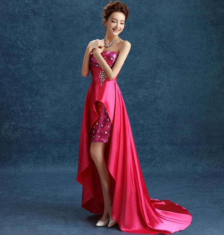 ชุดราตรี หน้าสั้นหลังยาว สีชมพูบานเย็น Size L ผ้ากลิตเตอร์ ด้านนอกเปนผ้าซาติน เชือกร้อยหลัง