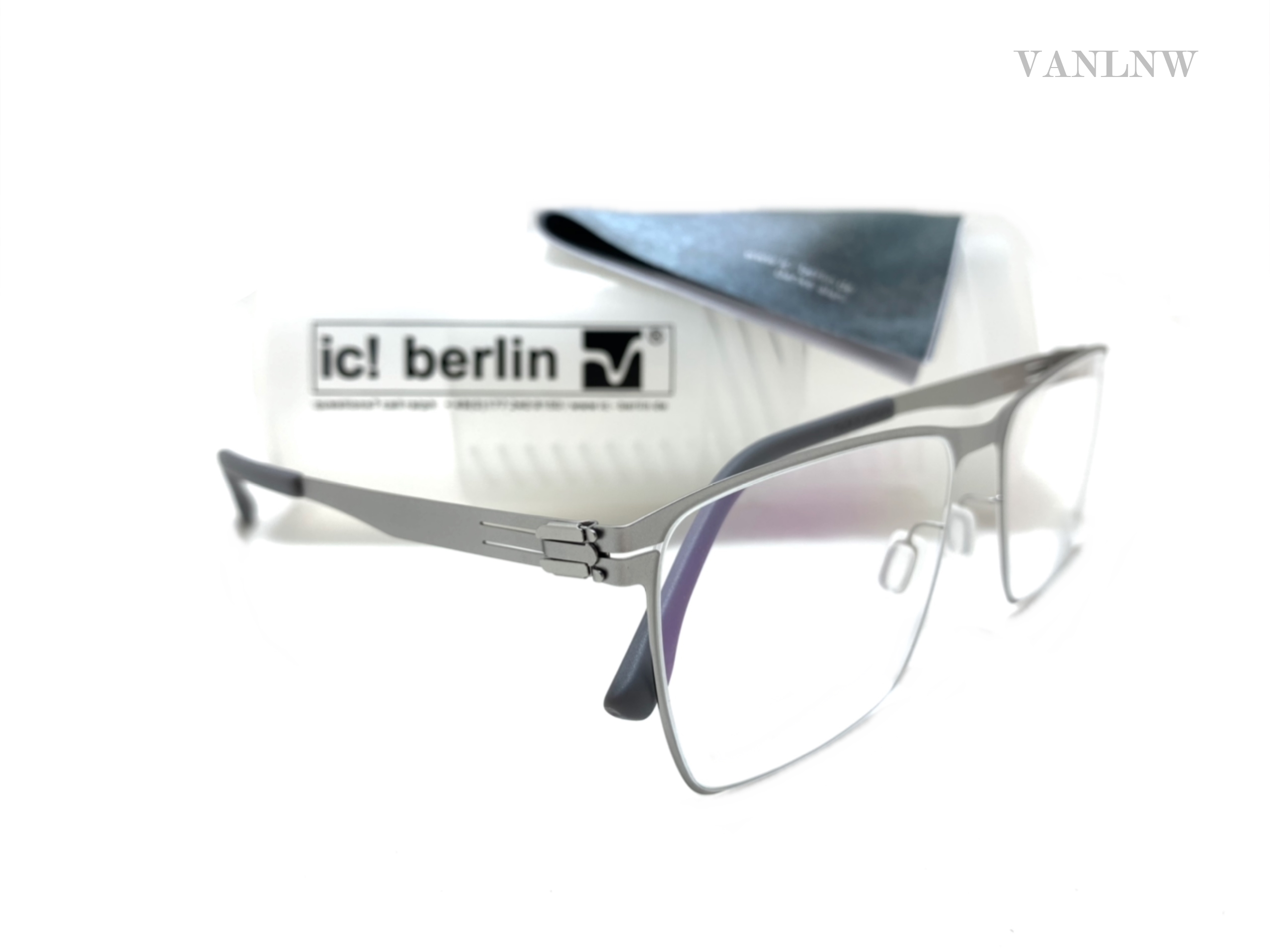 แว่นสายตา ic berlin Thomas a. chrome 56-20 <เงิน>