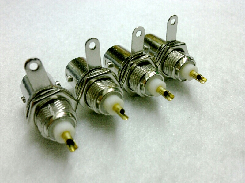 J.BNC แบบติดแท่น