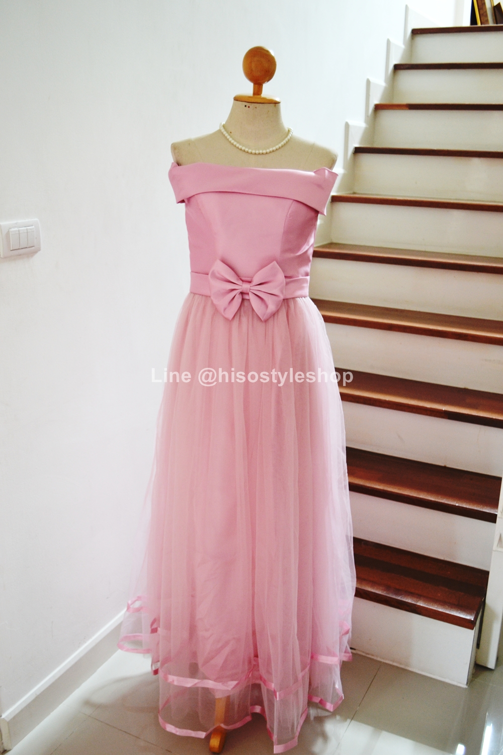 ชุดราตรียาว สีชมพูกลีบบัว *Size 2XL* ช่วงบนผ้าดัชเชส ไหล่ปาด ชายกระโปรงแต่งริบบิ้น งานร้อยหลัง