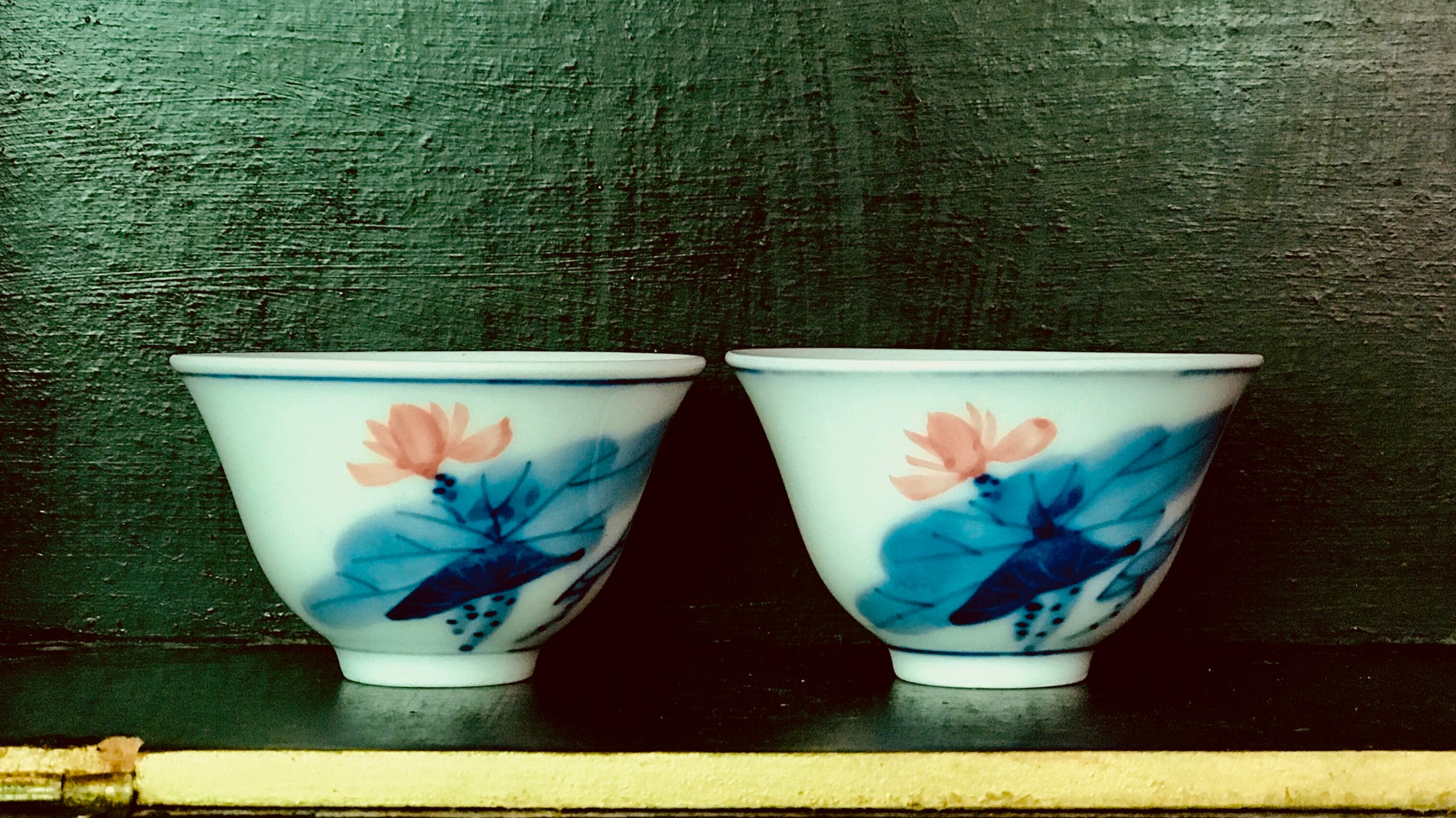 ถ้วยชาลายบัวสูง