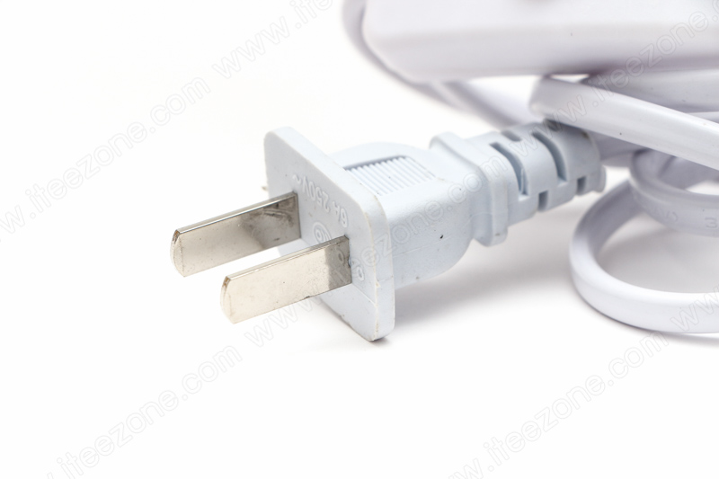 สายไฟ AC พร้อมสวิทซ์เปิด-ปิด ยาว 1.8 เมตร สีขาว