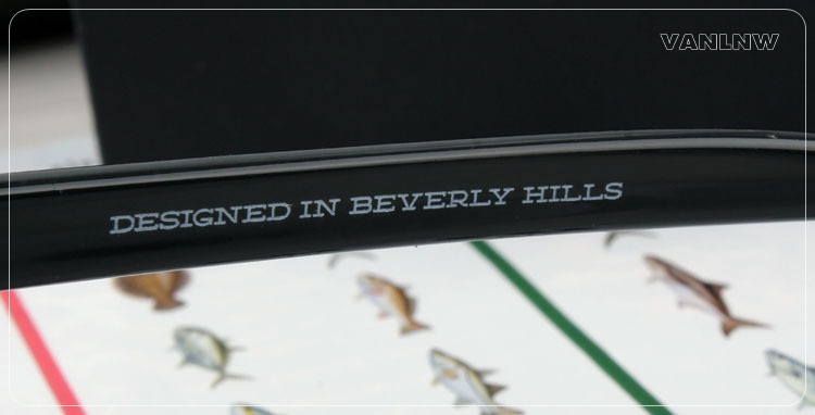 แว่นกันแดด HAWKERS DIAMOND BLACK SKY CLASSIC <ปรอทน้ำเงิน>