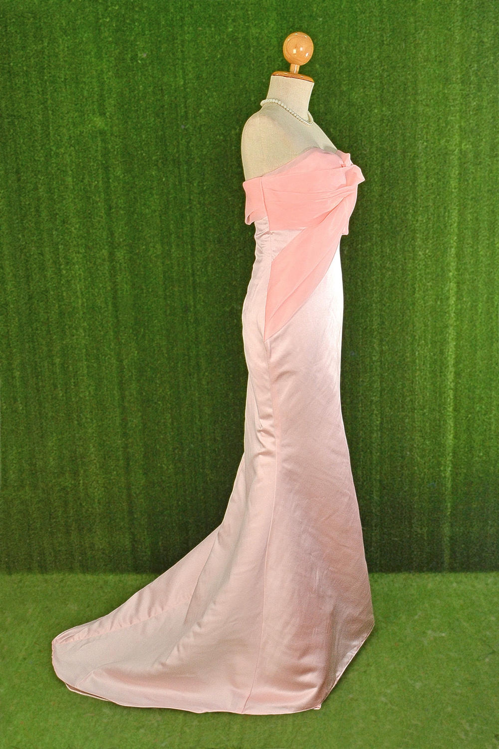 ชุดราตรียาว หางปลา สีโอรส พร้อมส่ง Size M-L ผ้าไหมซาติน หางลากยาว งานร้อยหลัง