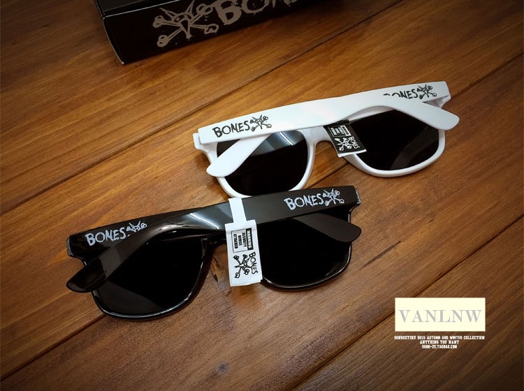 แว่นกันแดด BONES VATO TEXT SUNGLASSES BLACK / WHITE - AGSVATX