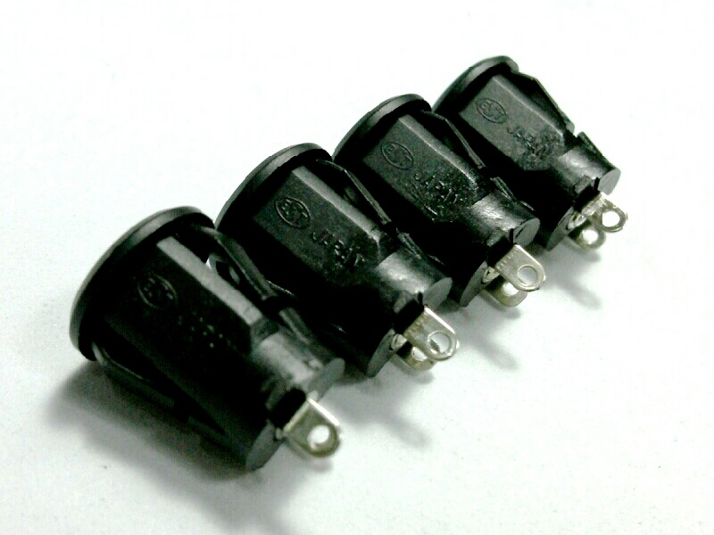 J.ADAPTOR 2.1MM.-RIM LOCK