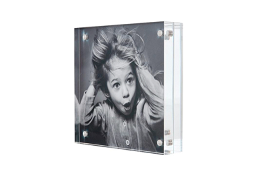 กรอบรูปอะครีลิคตั้งโต๊ะ แบบแม่เหล็กประกบ ขนาด 4x4 นิ้ว 4x4นิ้ว(10x10cm) ใส (Clear) ชิ้น
