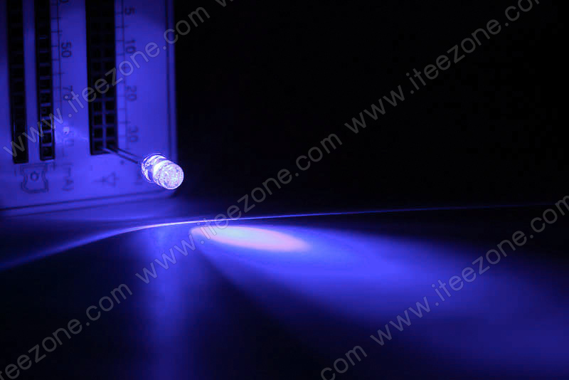 หลอดไฟ LED สีม่วง Black light กระเปาะใส 5mm Super Bright