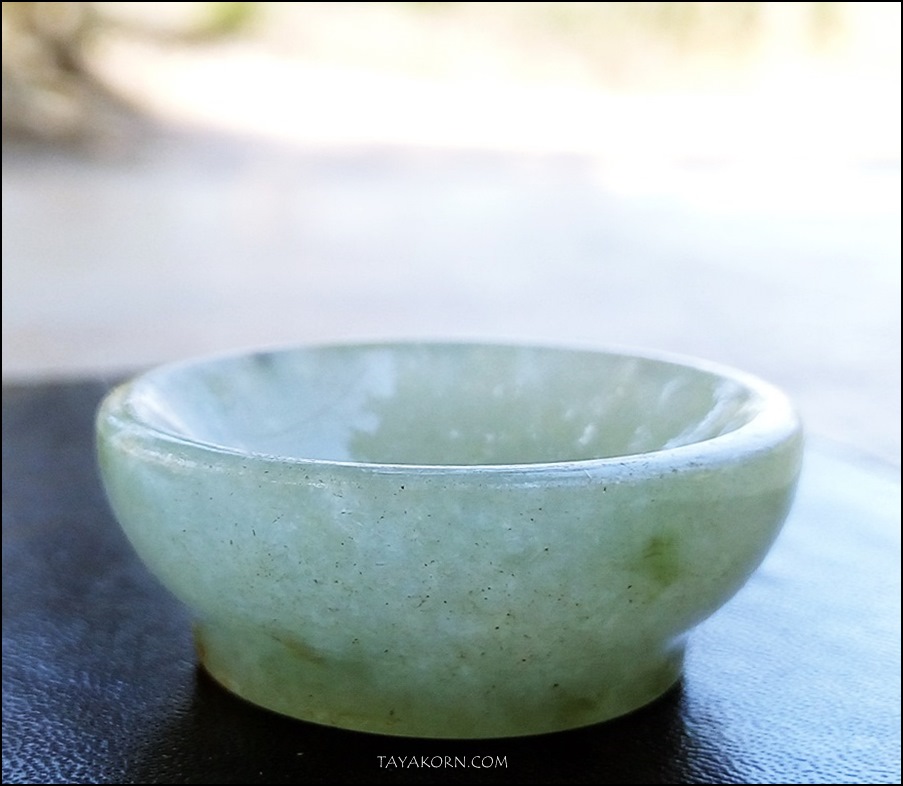 จานยานัตถ์พกพา (จานหยกใบเล็ก) personal snuff tobacco jade dish TKTJ-JS1A