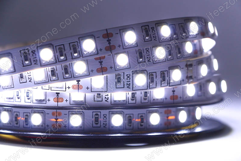 LED Strip เส้น 5050 ม้วน 5 เมตร สี Cool white 8000K (ไม่กันน้ำ IP20)