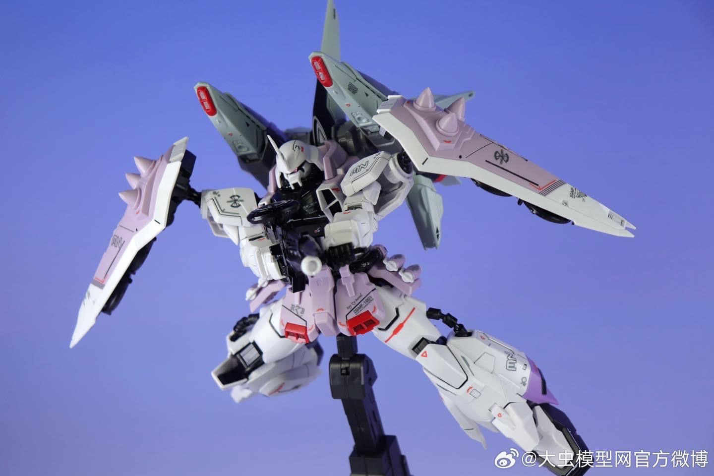 MG 1/100 White Blaze Zaku Phantom (2001P) [Huanying]