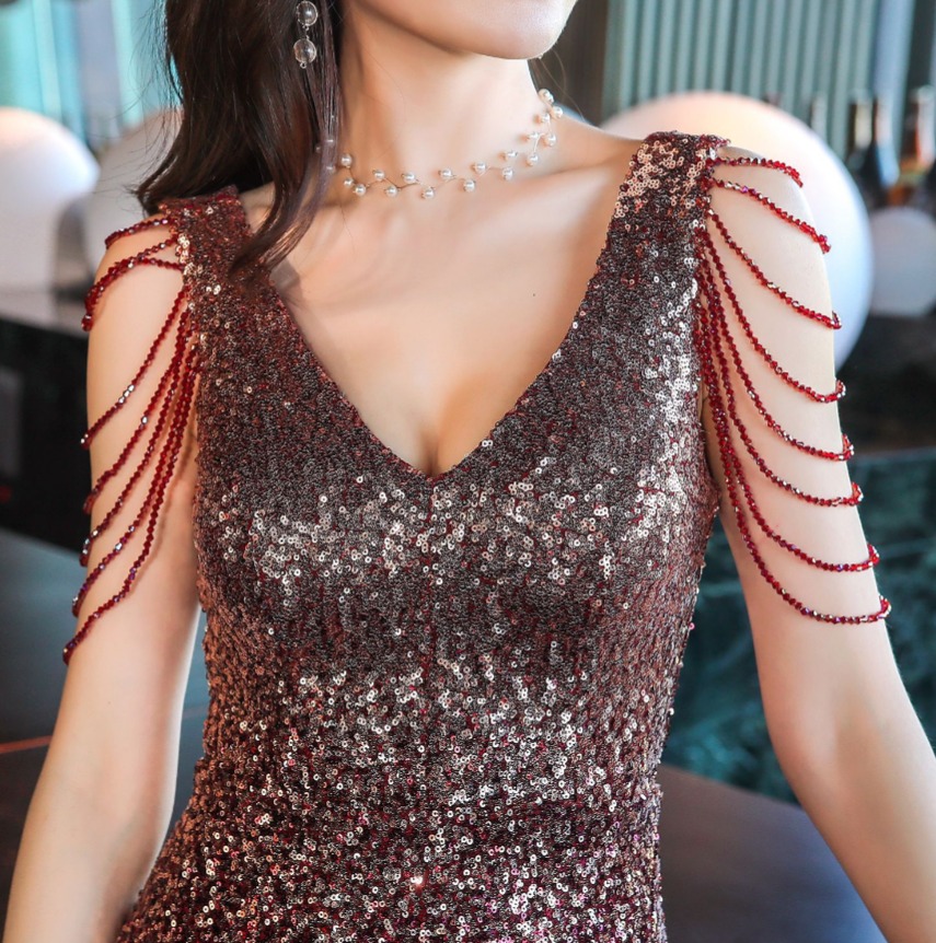 เดรสสั้น ผ้าเลื่อมทั้งชุด ทรงเข้ารูป สีแดงไวน์ พร้อมส่ง M