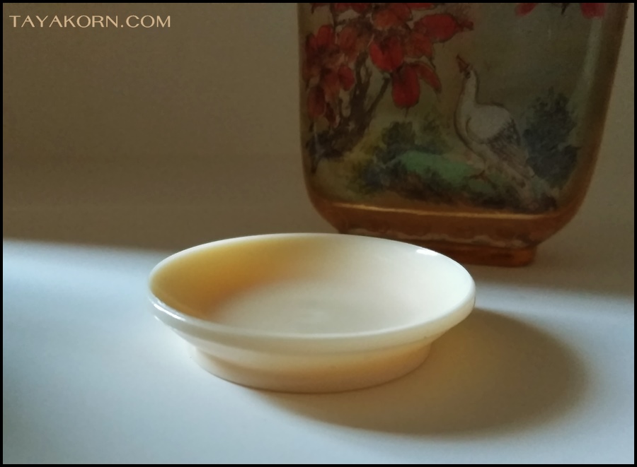 จานยานัตถ์ (จานเล็กสีงาช้าง) snuff tobacco dish TKTI-E001
