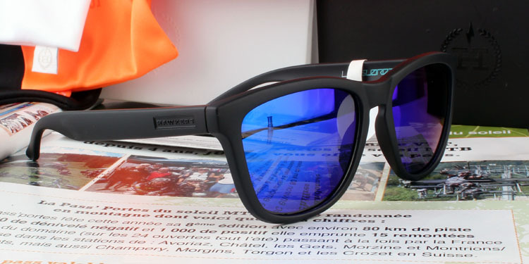 แว่นกันแดด HAWKERS X LUIS SUÁREZ <ปรอทน้ำเงิน>