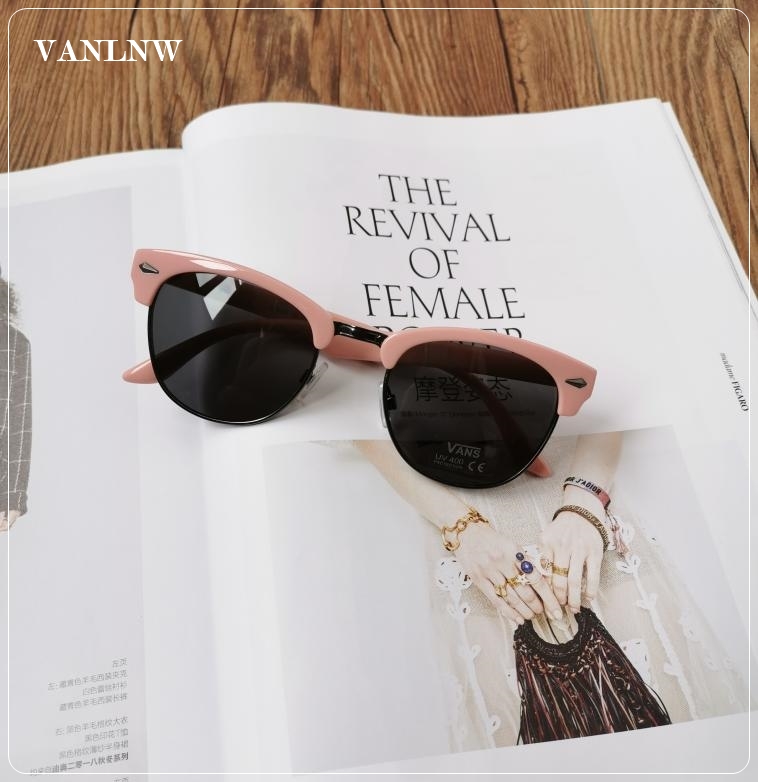 แว่นกันแดด Vans Sound Systems Blossom Sunglasses (Women)