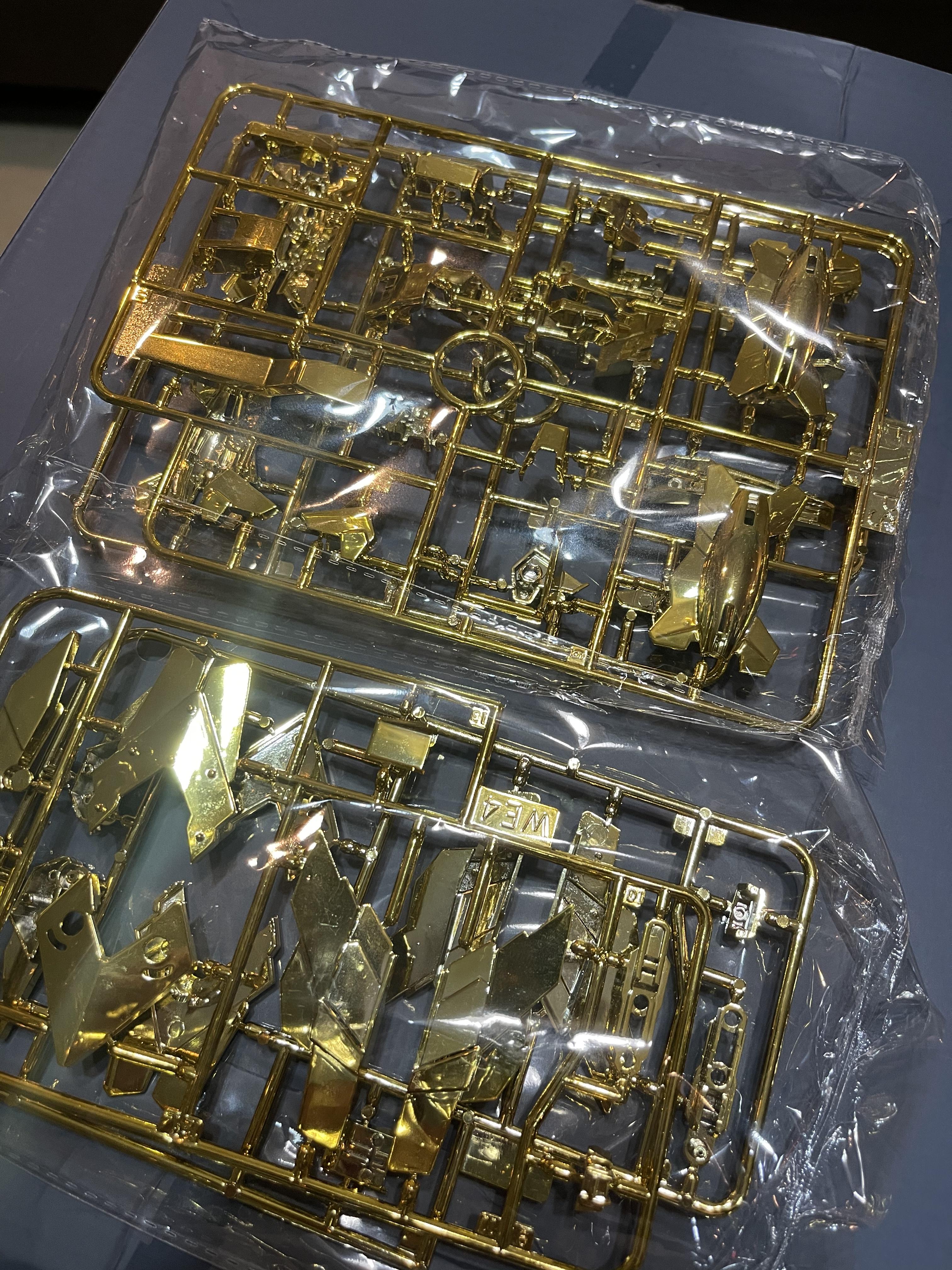 MG 1/100 RX-0 Unicorn Gundam 03 Phenex Narrative Ver. + MG Phenex Shield Tails Parts (6642S) [Daban]