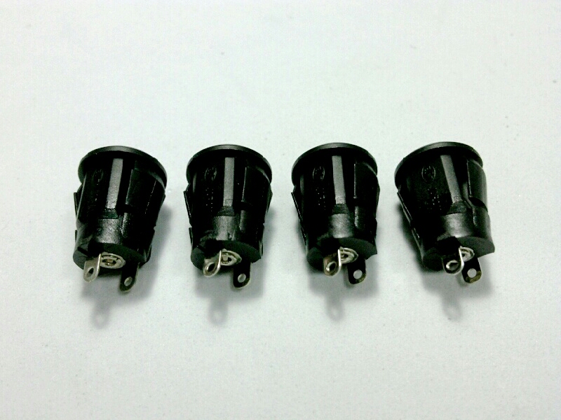 J.ADAPTOR 2.1MM.-RIM LOCK