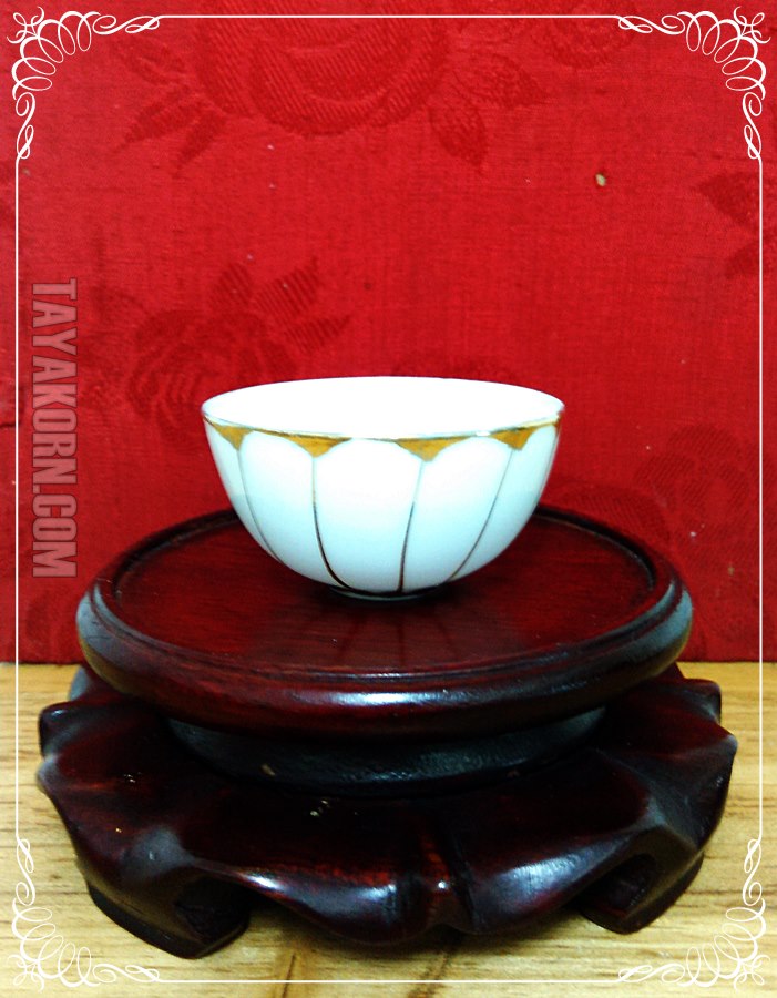 ถ้วยชาจีน เปลือกไข่ ทรงไร้ขอบ คาดทอง