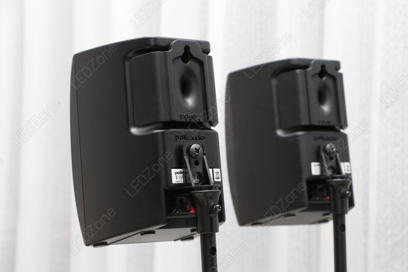 ขาตั้งลำโพงเซอร์ราวด์สีดำ ฐาน 4 แฉก ปรับระดับความสูงได้