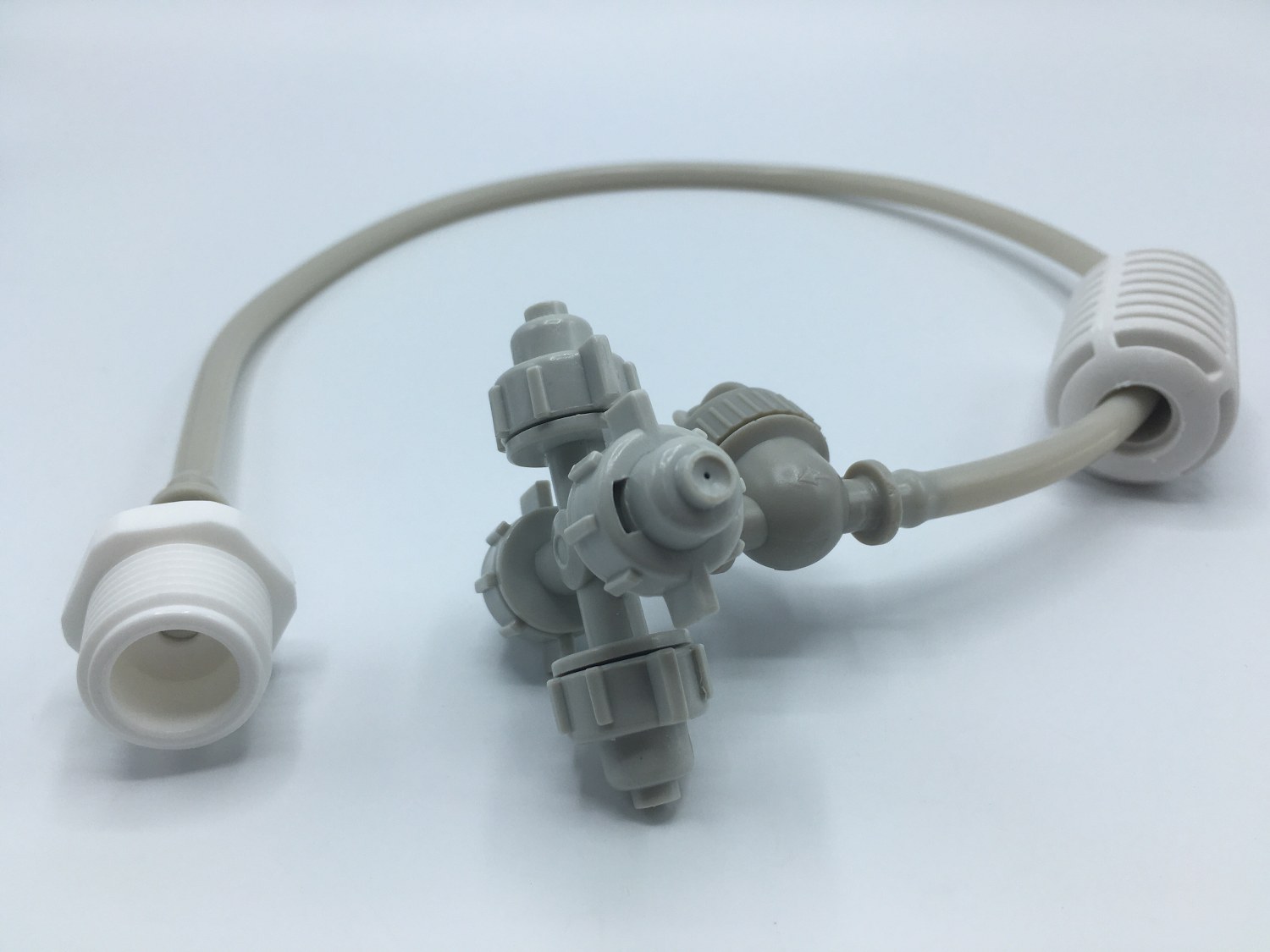 MSP-26 หัวพ่นหมอกเนต้าฟิล์ม 0.6 มม. 4 ทิศทาง แบบเกลียวนอก 1/2" สายยาว 50 ซม.( ต่อกับท่อ PVC 1/2" ได้เลย )