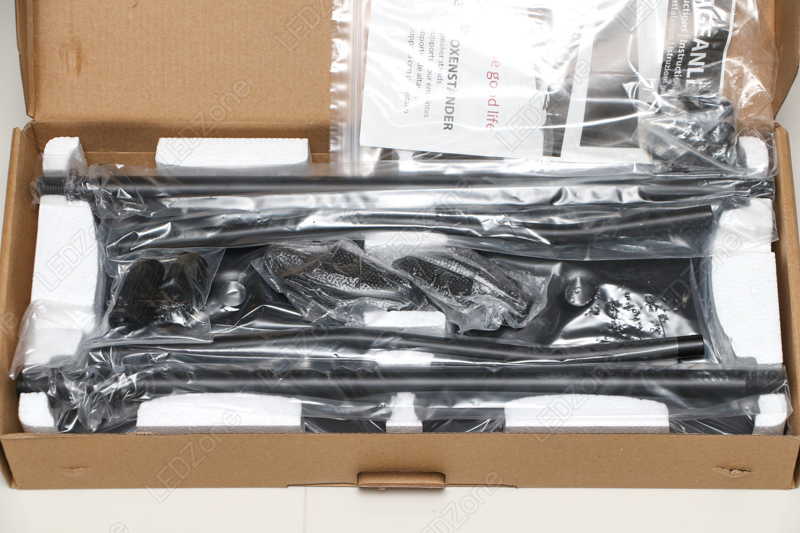 ขาตั้งลำโพงเซอร์ราวด์สีดำ ฐาน 4 แฉก ปรับระดับความสูงได้