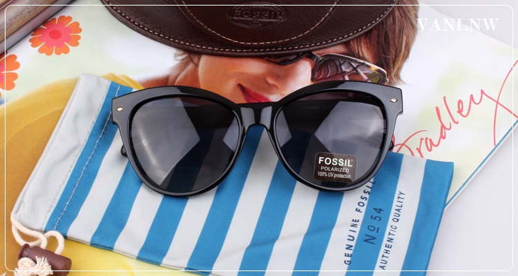 แว่นกันแดดผู้หญิง Fossil Women Sunglass 2058/S 54-16 140 <Polarized> ของแท้ 100%