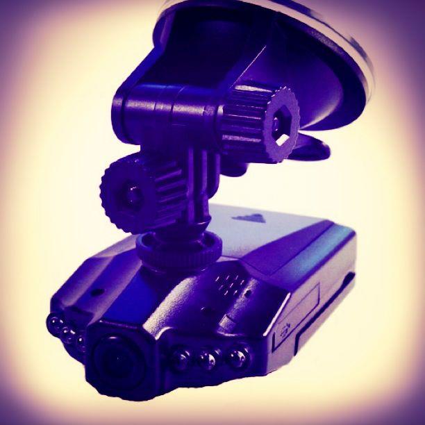 กล้องหน้าติดรถยนต์ ทุกรุ่นทุกยี่ห้อ ติดตั้งง่าย คุณภาพของการบันทึก HD DVR มีระบบ Infrared บันทึกได้แม้อยู่ในที่มืด