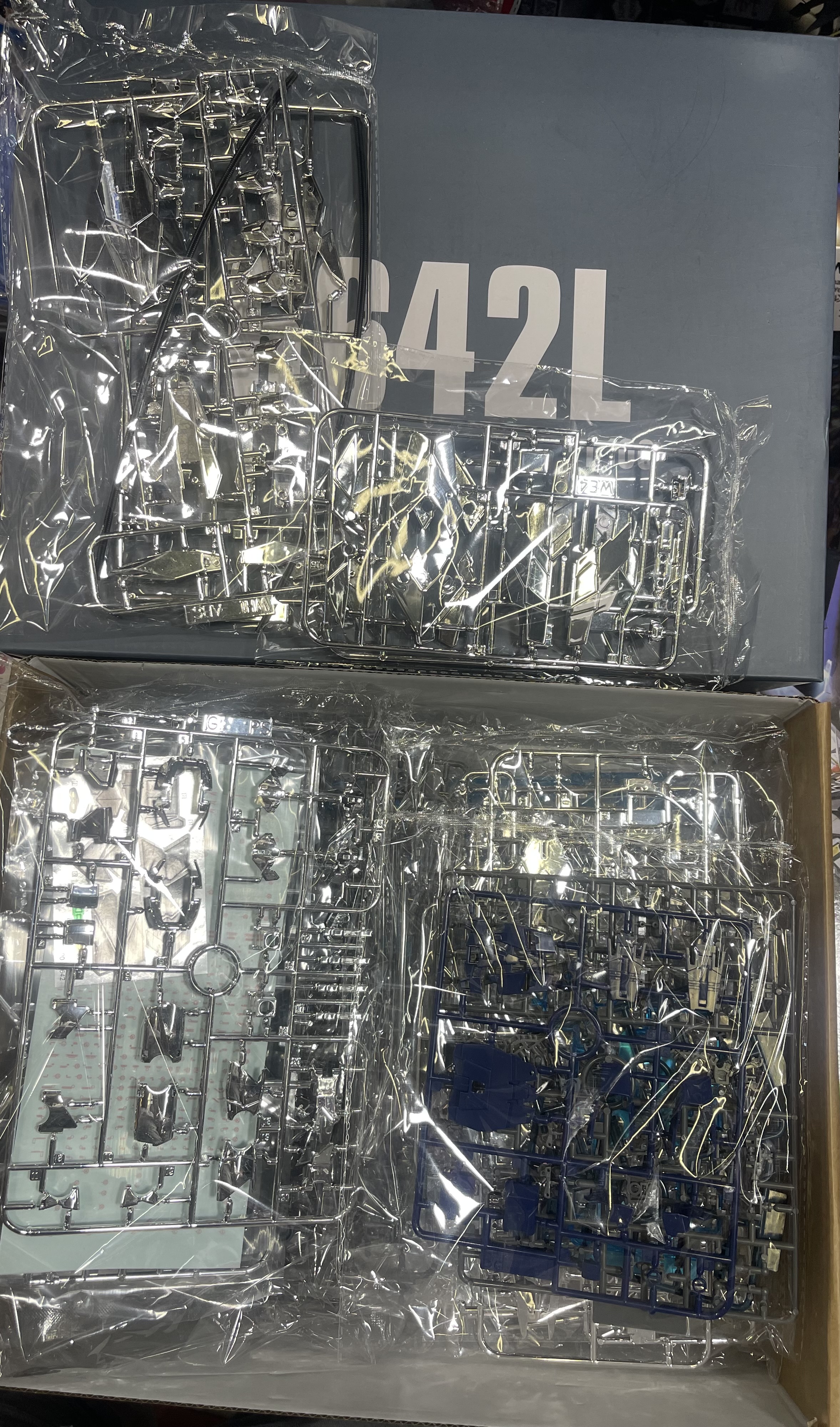 MG 1/100 Phenex Silver (6642L) [Daban]