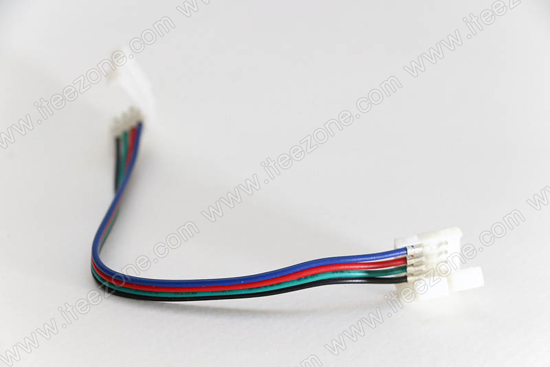 Connector 4 pin แบบมีสายไฟ ใช้เพิ่มความยาว หรือ ไว้เข้ามุม