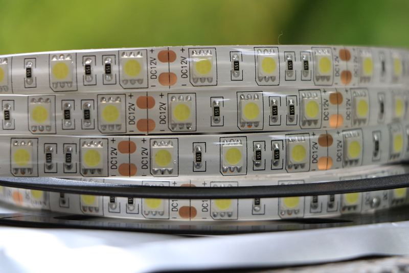 LED Strip เส้น ม้วน 5 เมตร สีชมพู (กันน้ำ IP65)