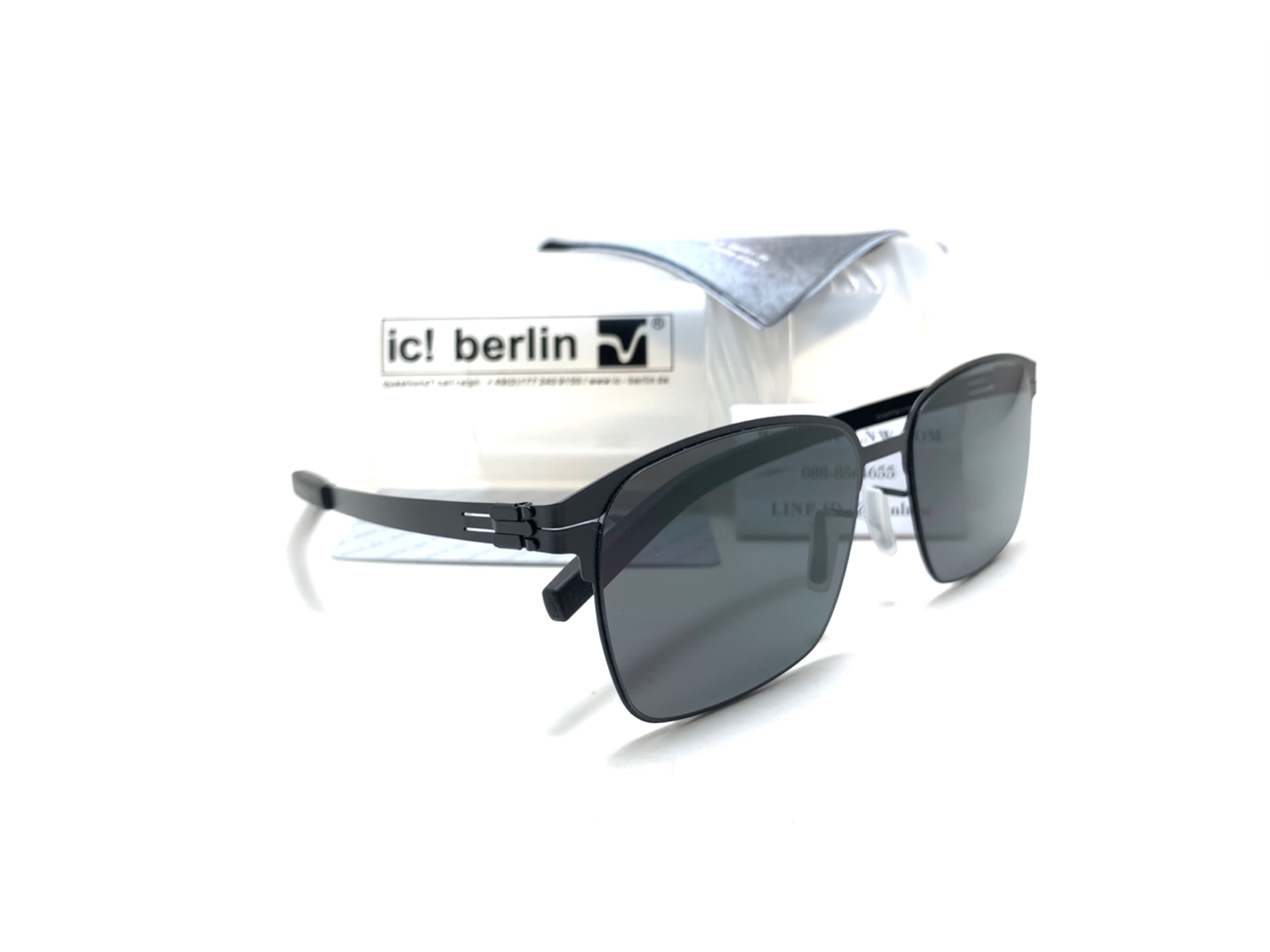 แว่นกันแดด ic berlin model Robert H. black 57-17 <ดำ>