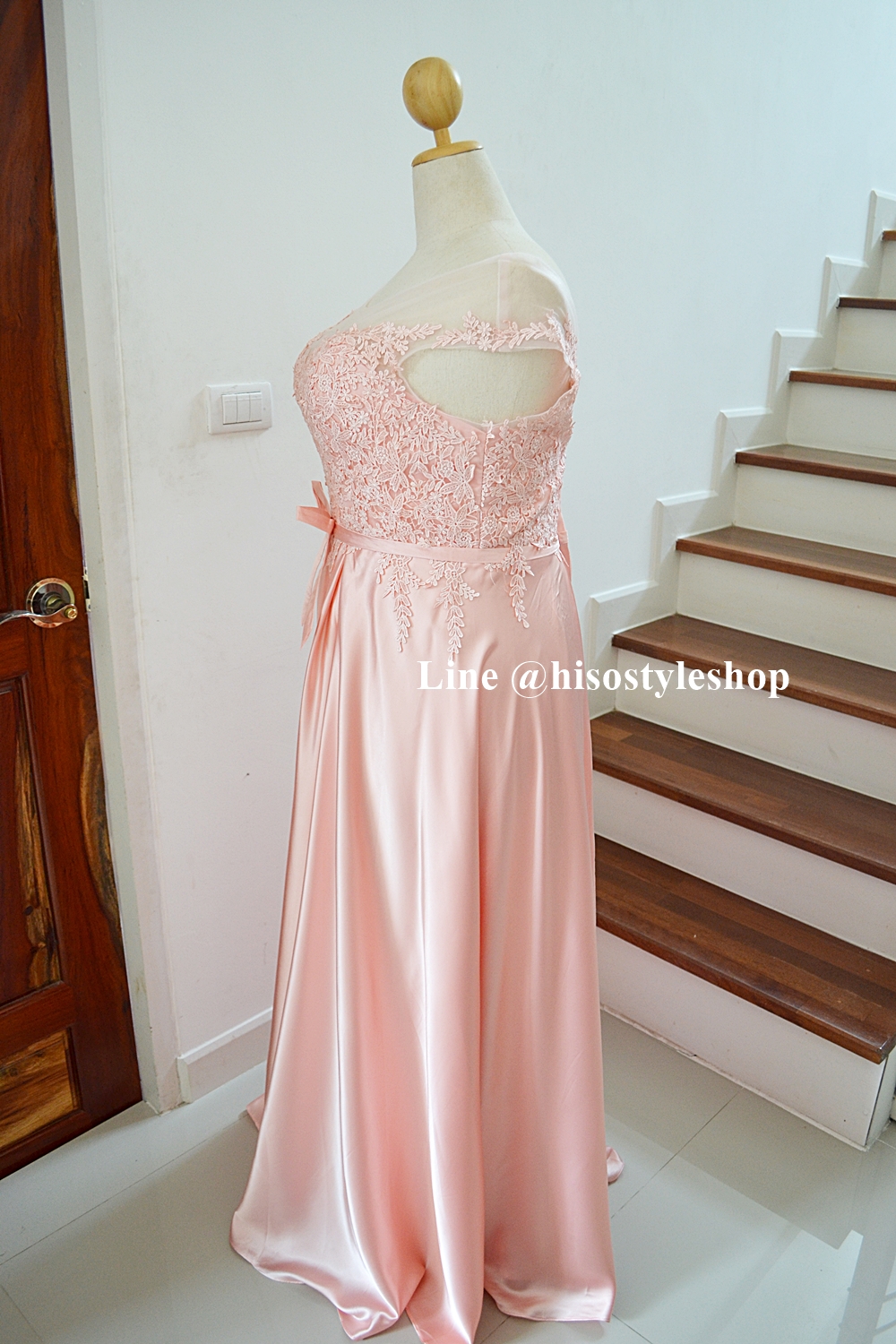 ชุดราตรีไซด์ใหญ่ เอว 36-37" **พร้อมส่ง สีโอรส** แขนล้ำ ปักลูกไม้ช่วงอก กระโปรงผ้าซาติน ซิปหลัง เกรดพรีเมี่ยม