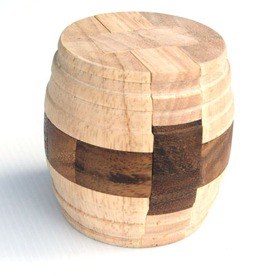 Barrel 72 puzzle (ของเล่นไม้ ถังเบียร์ ปริศนา)