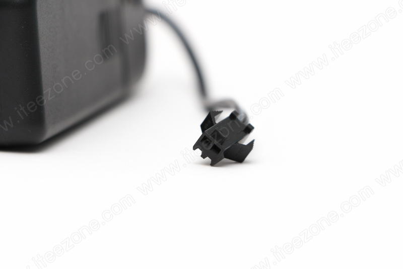 รางถ่าน Inverter ใช้ถ่าน AA สำหรับไฟเส้น EL เท่านั้น