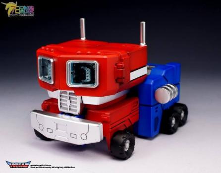 SD Optimus Prime Transformers