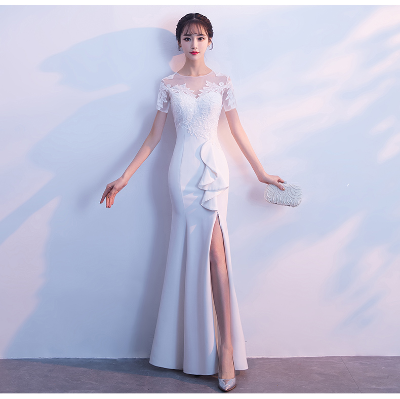 ชุดราตรียาว แขนสั้น สีขาว Size L ผ้าspendex ทรงหางปลา ผ่าหน้า ซิปหลัง