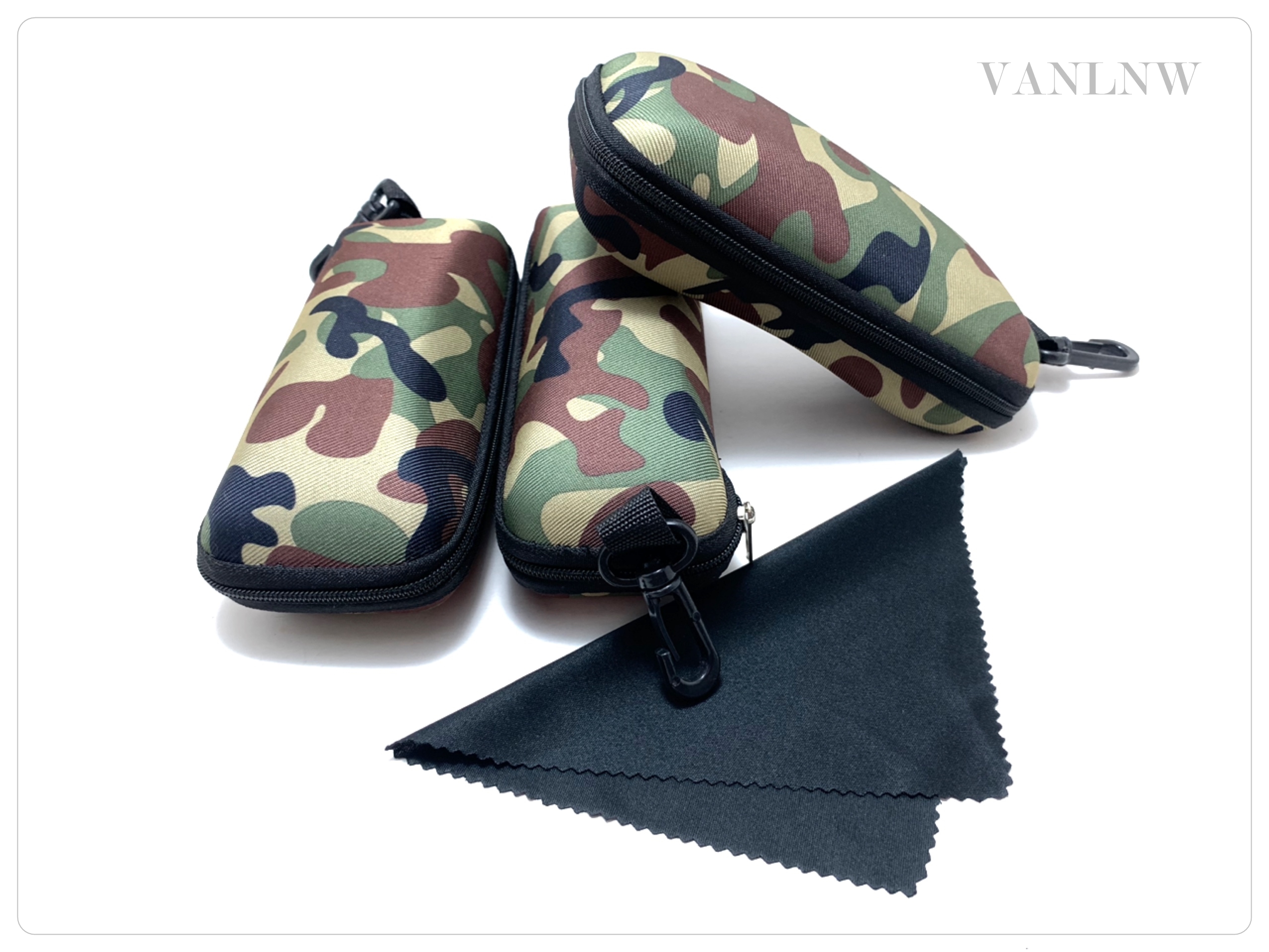 กล่องแว่นตา Army Glasses Box กล่องใส่แว่นตา ( แบบซิป ) เคสแว่นตากันกระแทรก กันน้ำ แถมฟรี!! ผ้าเช็ดแว่นไมโครไฟเบอร์