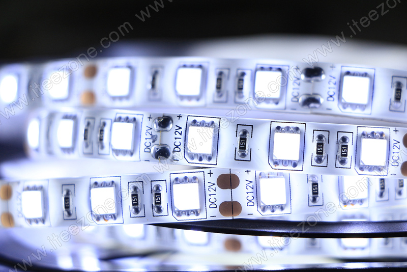LED Strip เส้น ม้วน 5 เมตร สี Cool white 8000K (กันน้ำ IP65)
